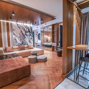 haris-luxury-apartment-no4.hotels-in-tirana.com/